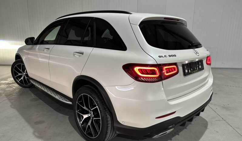 
								Mercedes-Benz GLC 300 full									