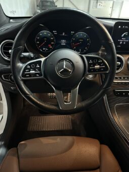 
										Mercedes-Benz GLC 300 full									