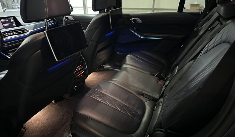 
								BMW X7 40i xDrive M Package full									