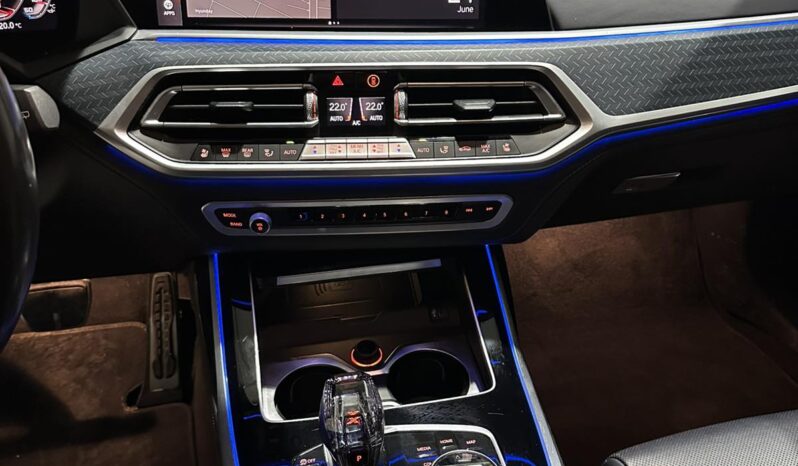 
								BMW X7 40i xDrive M Package full									