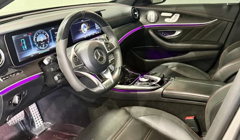 
								Mercedes-Benz E 43 AMG 4M Night Package full									