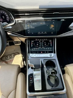 
										Audi Q7 55TFSI Technik S line full									