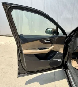 
										Audi Q7 55TFSI Technik S line full									