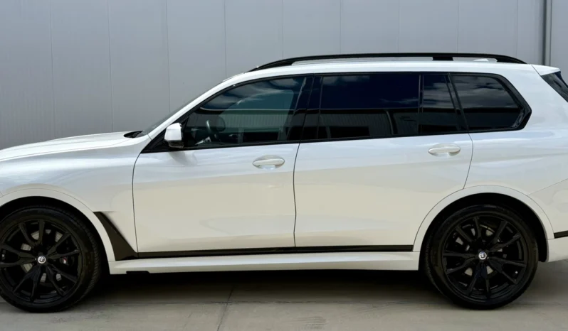 
								BMW X7 40i xDrive M Pro Package full									