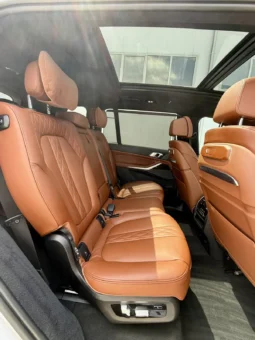 
										BMW X7 40i xDrive M Pro Package full									
