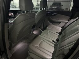 
										Audi Q7 55TFSI Technik full									