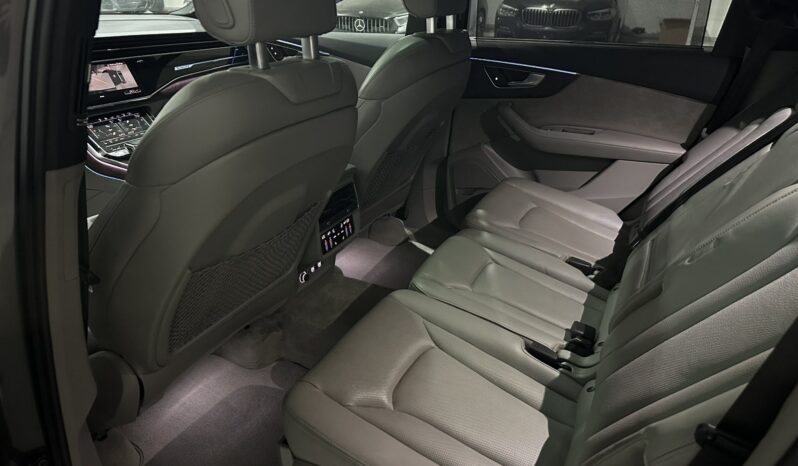 
								Audi Q7 55TFSI Technik full									
