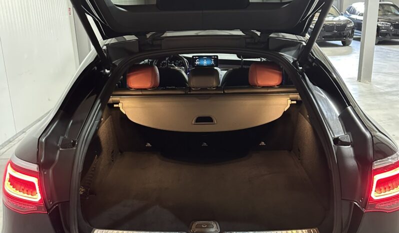 
								Mercedes-Benz GLC 300 Coupe full									