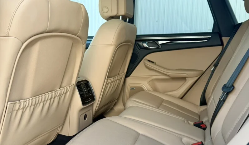 
								Porsche Macan S 30T PDK full									