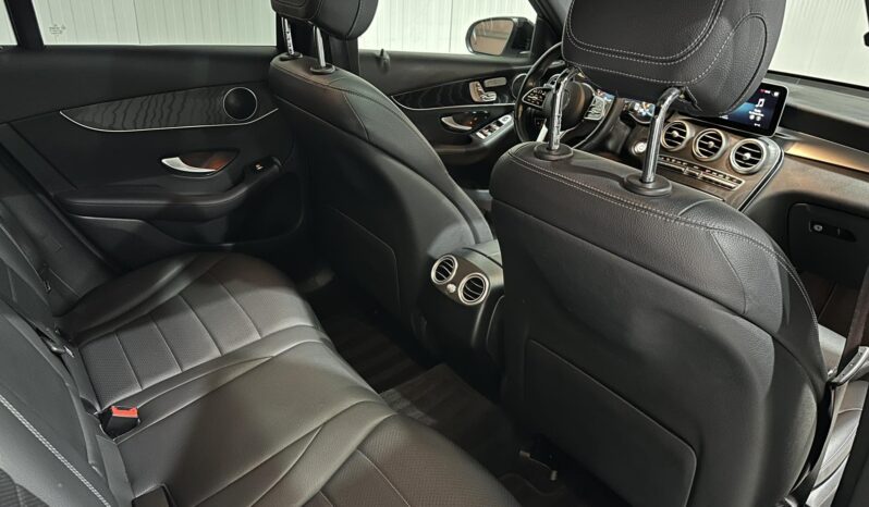 
								Mercedes-Benz GLC 300 AMG Package full									