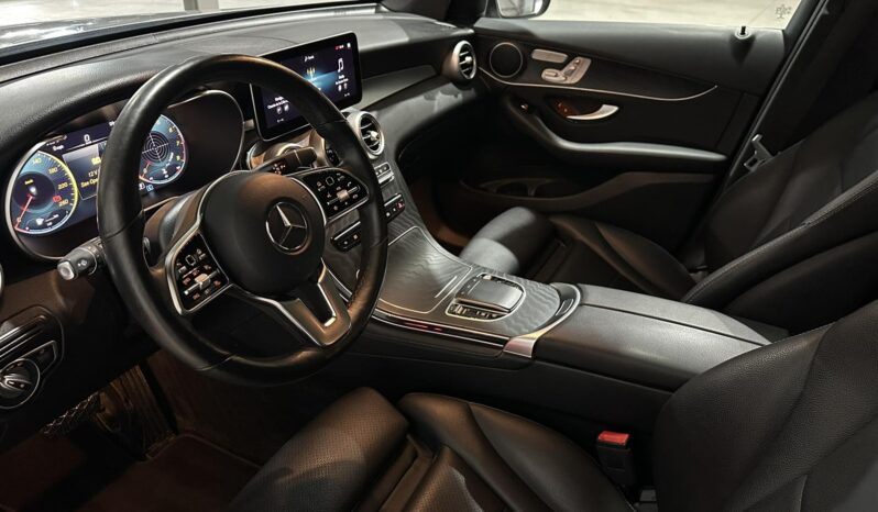 
								Mercedes-Benz GLC 300 AMG Package full									