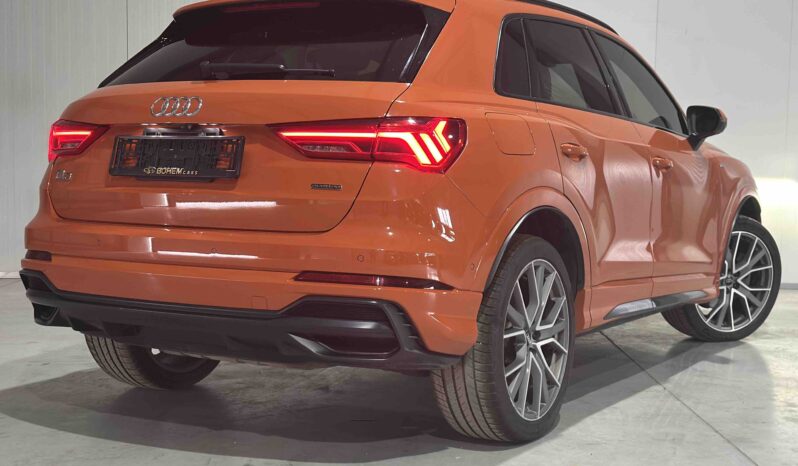
								Audi Q3 TECHNIK 45TFSI full									