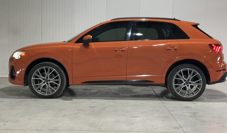 
								Audi Q3 TECHNIK 45TFSI full									