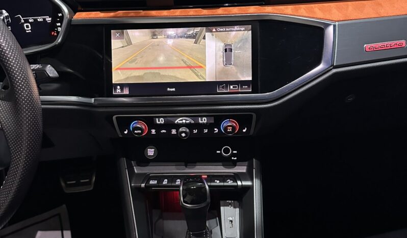 
								Audi Q3 TECHNIK 45TFSI full									