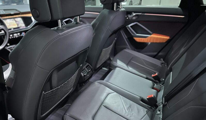 
								Audi Q3 TECHNIK 45TFSI full									