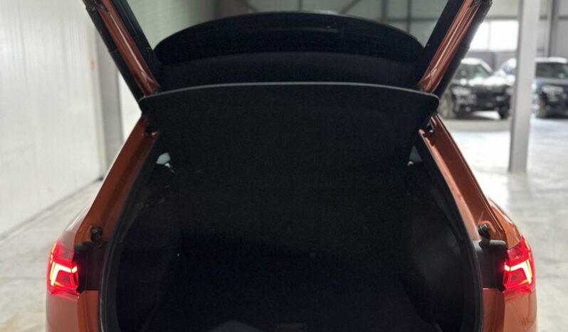 
								Audi Q3 TECHNIK 45TFSI full									