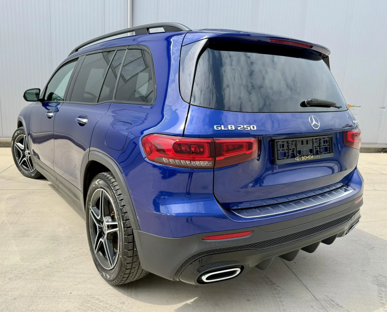 Mercedes-Benz GLB 250 4M AMG Night Package