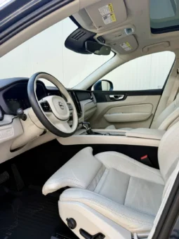 
										Volvo XC60 T6 Inscription full									