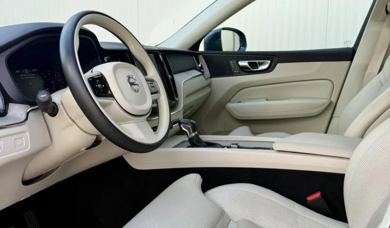 
								Volvo XC60 T6 Inscription full									