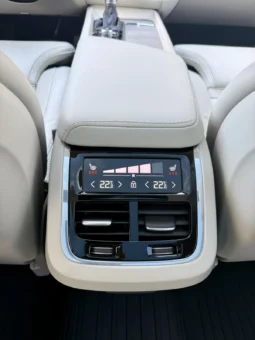 
										Volvo XC60 T6 Inscription full									