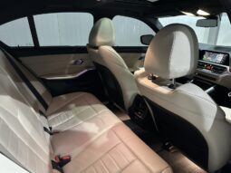 
										BMW 330 xDrive M Package full									