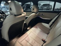 
										BMW 330 xDrive M Package full									