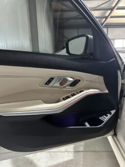 
										BMW 330 xDrive M Package full									