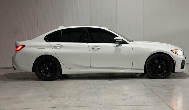 
								BMW 330 xDrive M Package full									