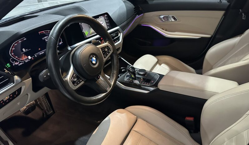 
								BMW 330 xDrive M Package full									