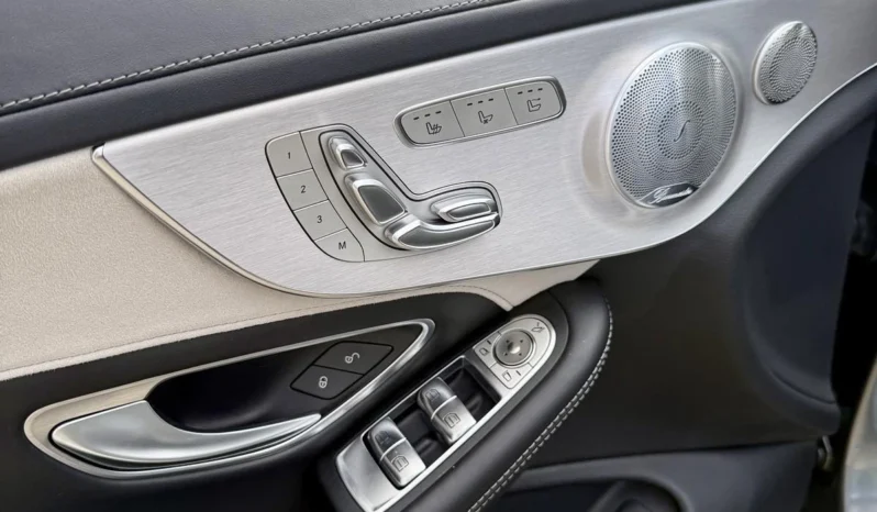 
								Mercedes-Benz C 63 AMG S Cabriolet full									