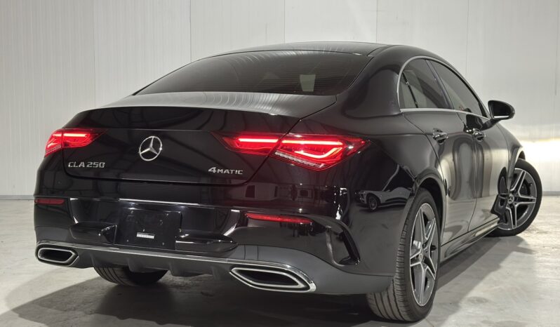
								Mercedes-Benz CLA 250 AMG Line full									