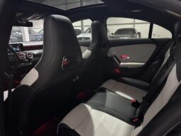 
										Mercedes-Benz CLA 250 AMG Line full									