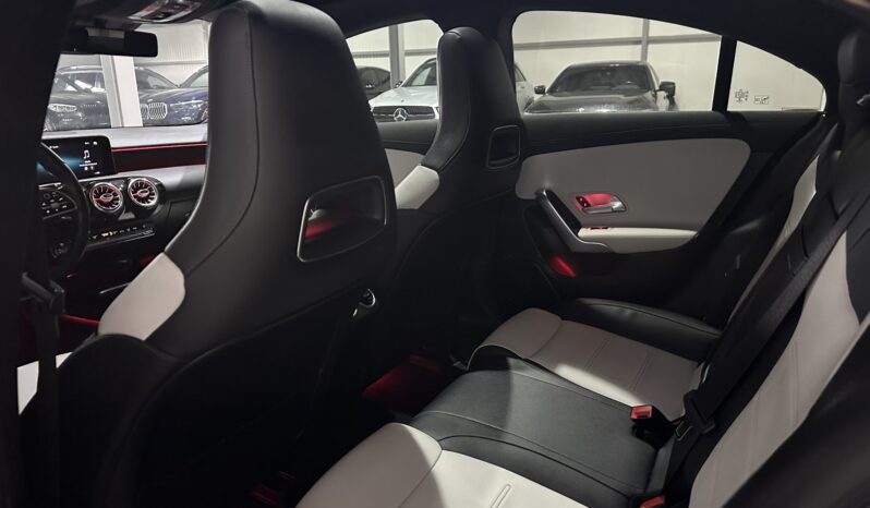 
								Mercedes-Benz CLA 250 AMG Line full									